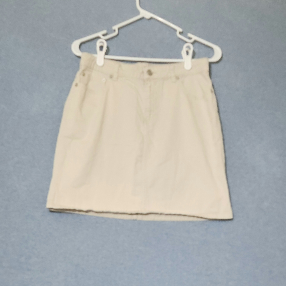 Tommy Hilfiger Khaki Mini Skirt. 6